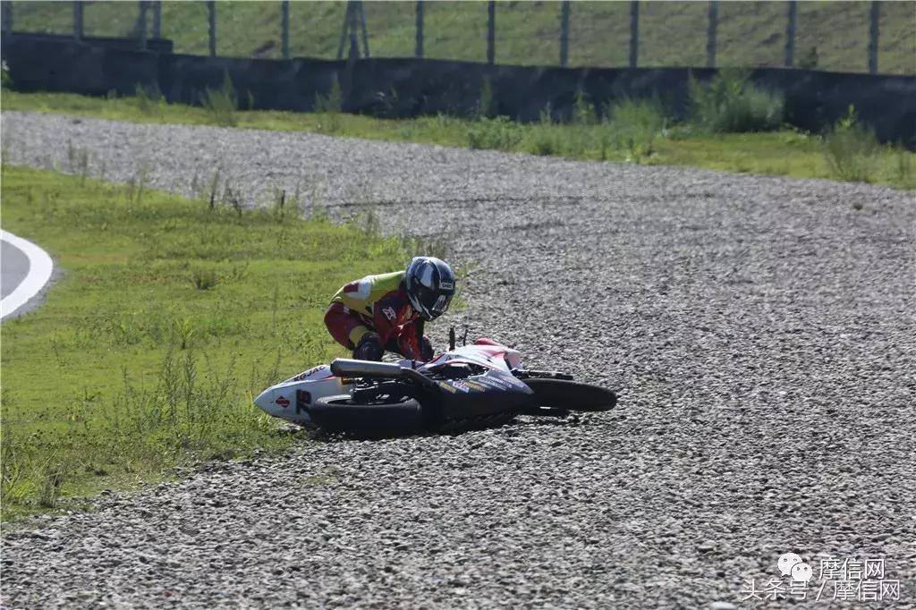 再创佳绩!新感觉自主双缸250CC赛车征战CRRC(贵阳站)