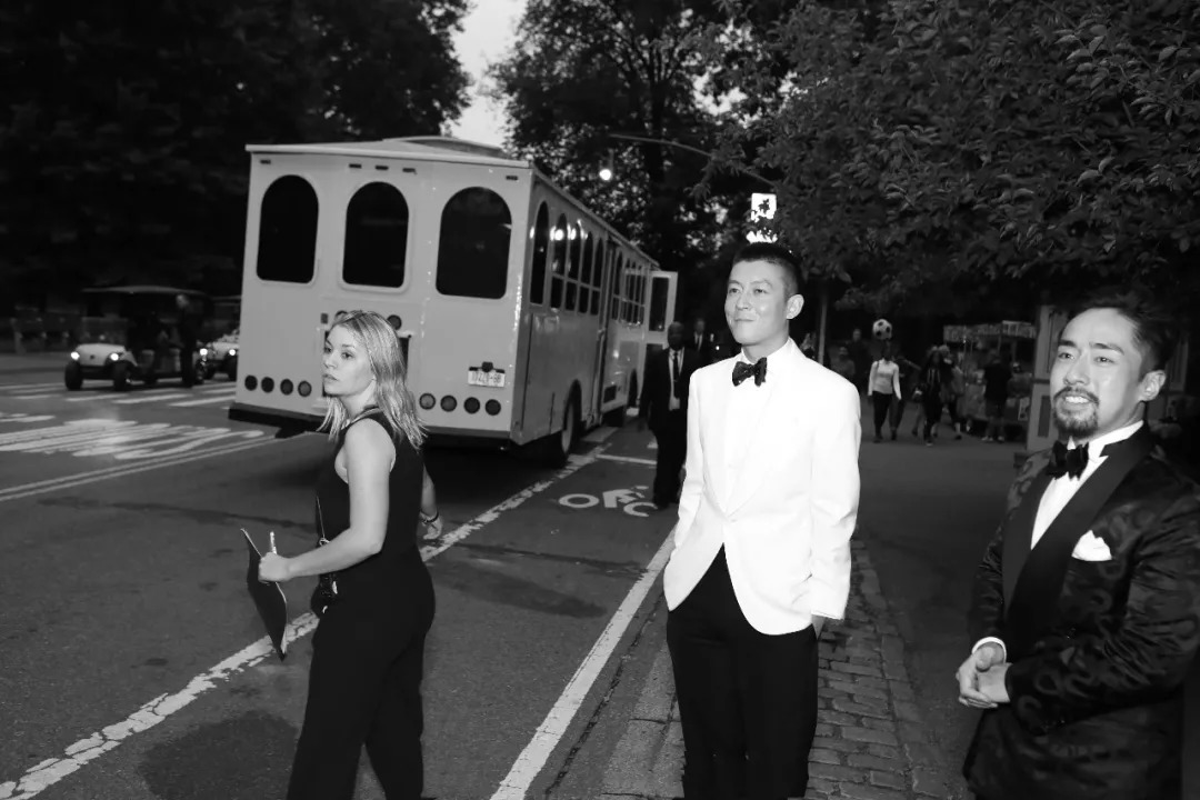 offwhite和supremefw,巴黎时装周off-white品牌时装秀