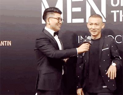 聂远红毯打苍蝇喜提微博热搜,追星赢家聂远小s