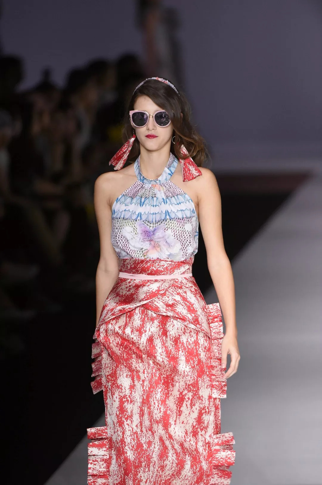 阿秋秋说｜10个角度，麻溜带你去趟香港时装周