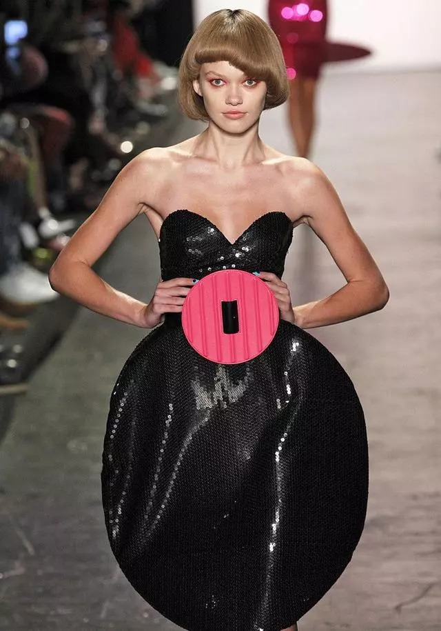 维密中国超模合集何穗,2018维密秀刘雯何穗组团霸气开秀