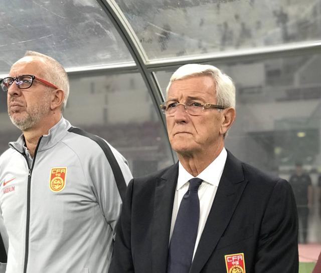 71岁荷兰老帅正式挂帅！中国足球的新希望？著名足记点评一针见血