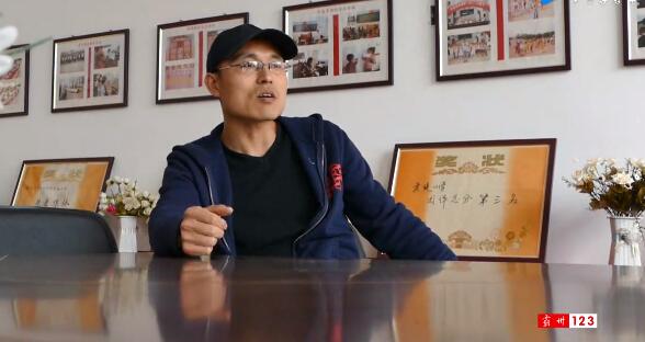 感人教师人物,十大感人老师现场视频