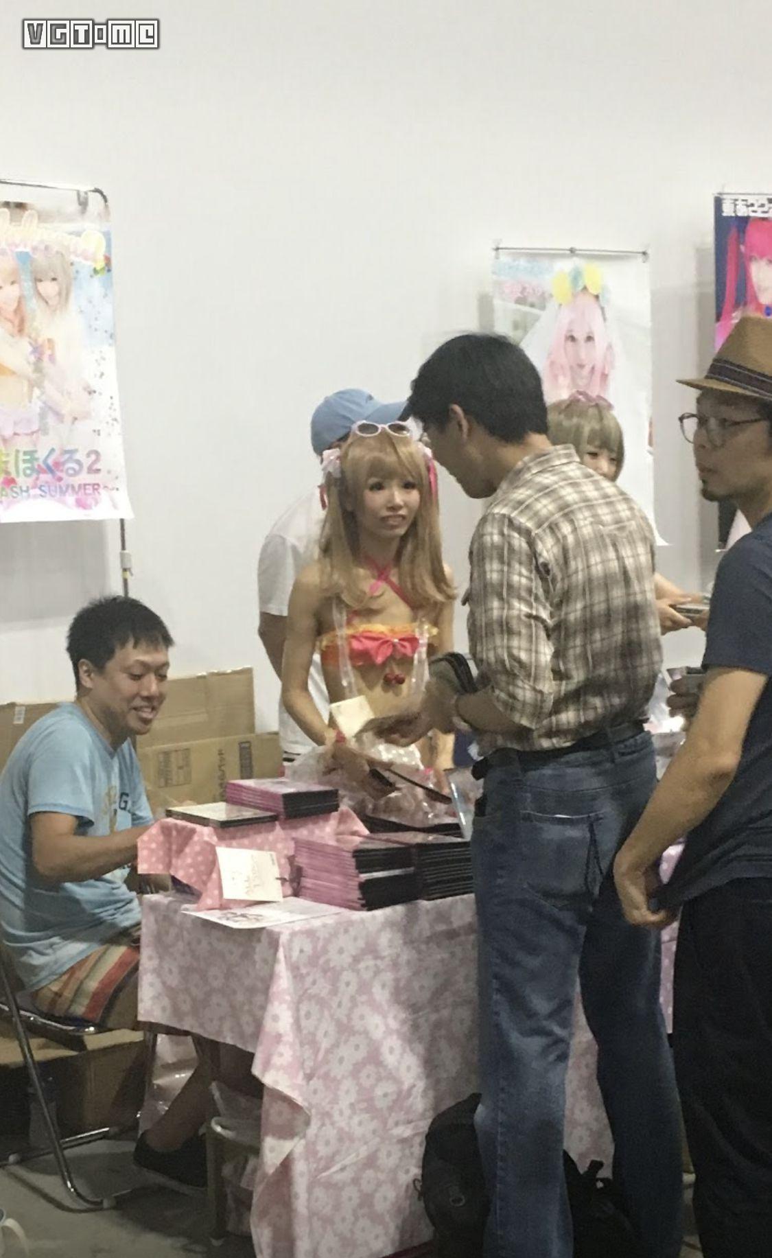 阿宅已老，万代的拐杖要卖给谁