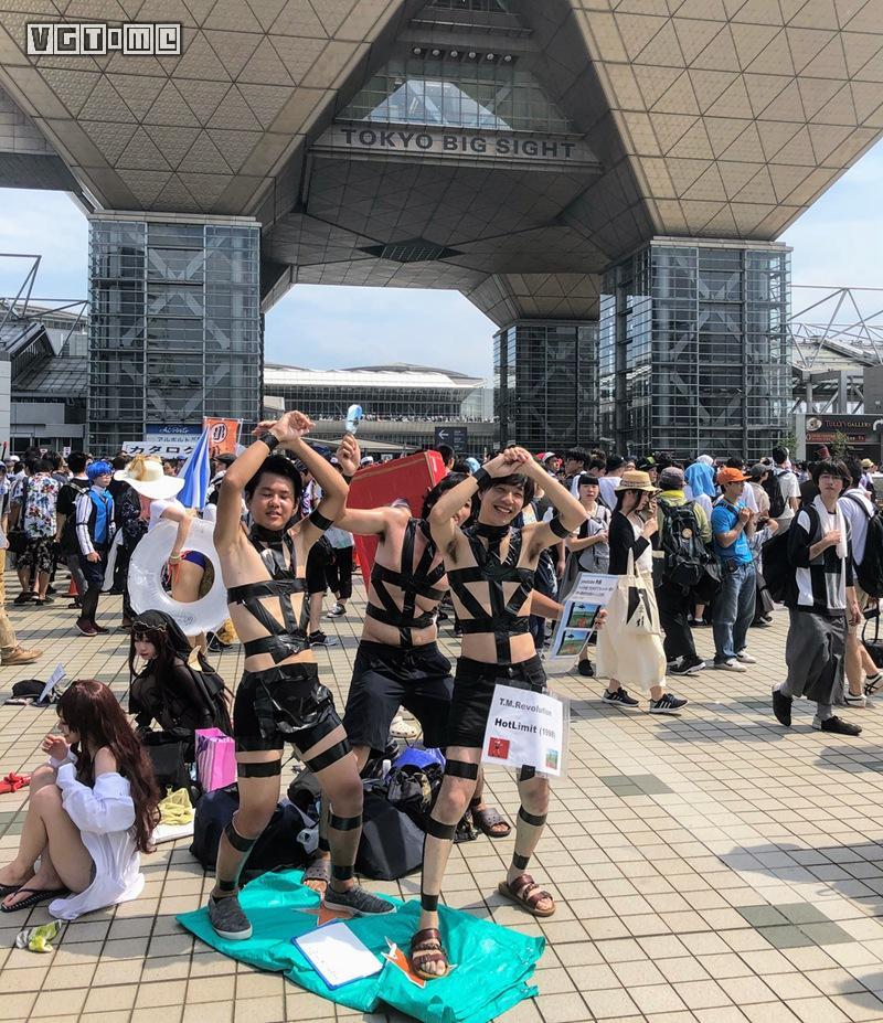 阿宅已老，万代的拐杖要卖给谁