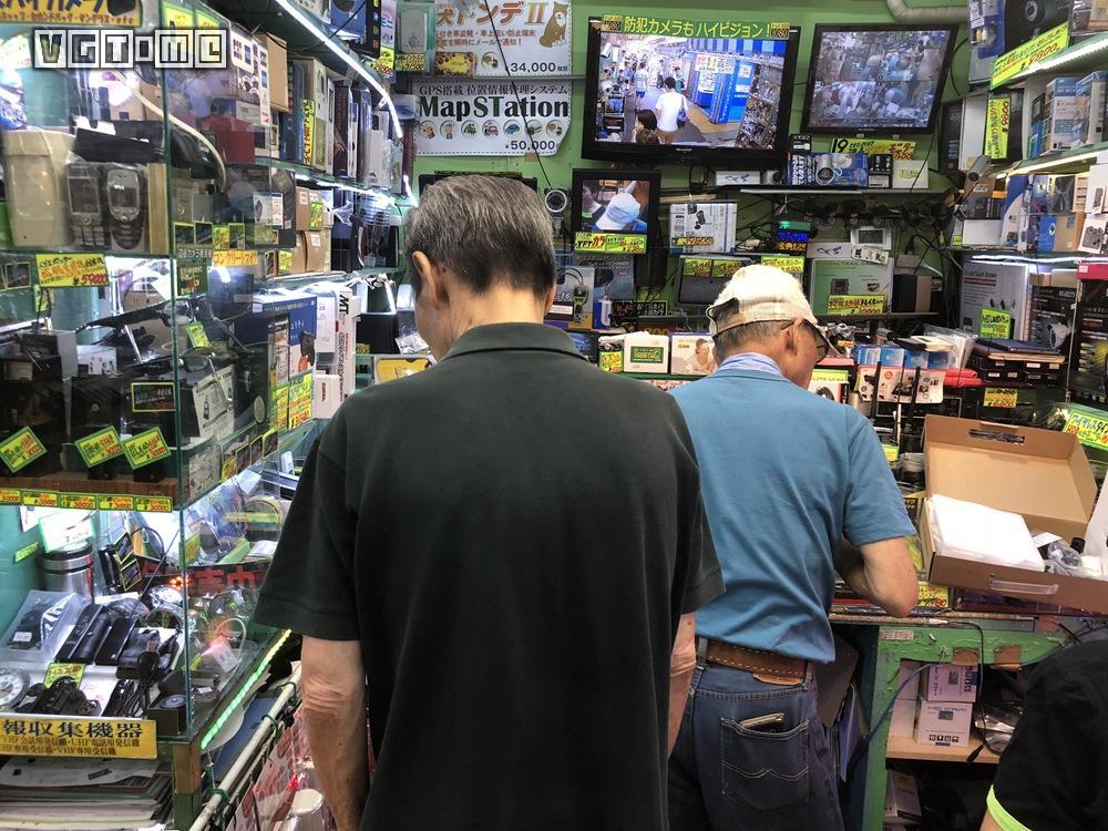 阿宅已老，万代的拐杖要卖给谁