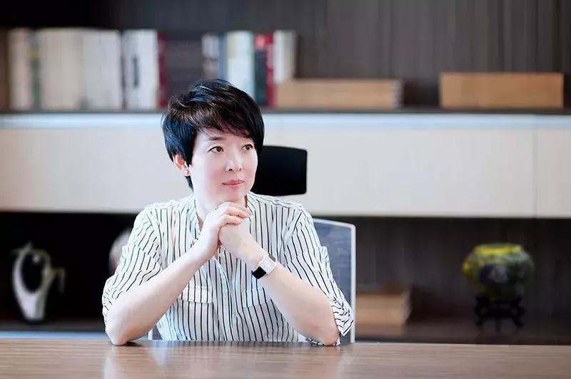 王子饭店曾经的女老板，在北郊盖了栋楼，里面放了1600件瓷器