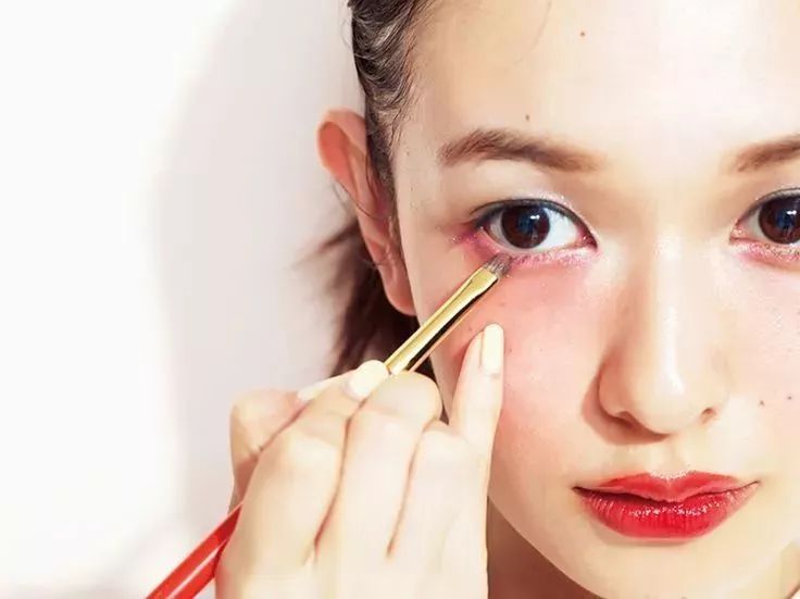 日系妆容怎么画单眼皮,日系妆容和韩系妆容