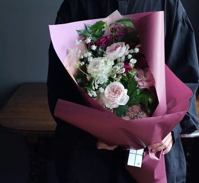 日式花艺作品,日本花店装修风格效果图