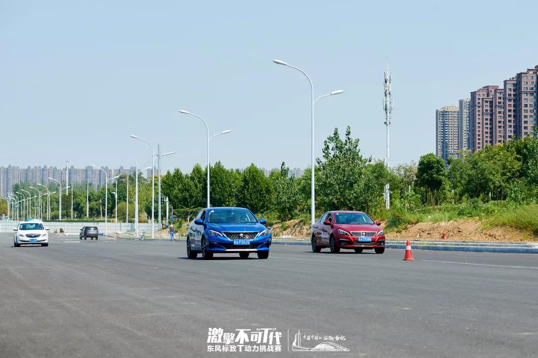 试驾标致4082013款2.0手自一体,试驾标致4081.8l多大马力