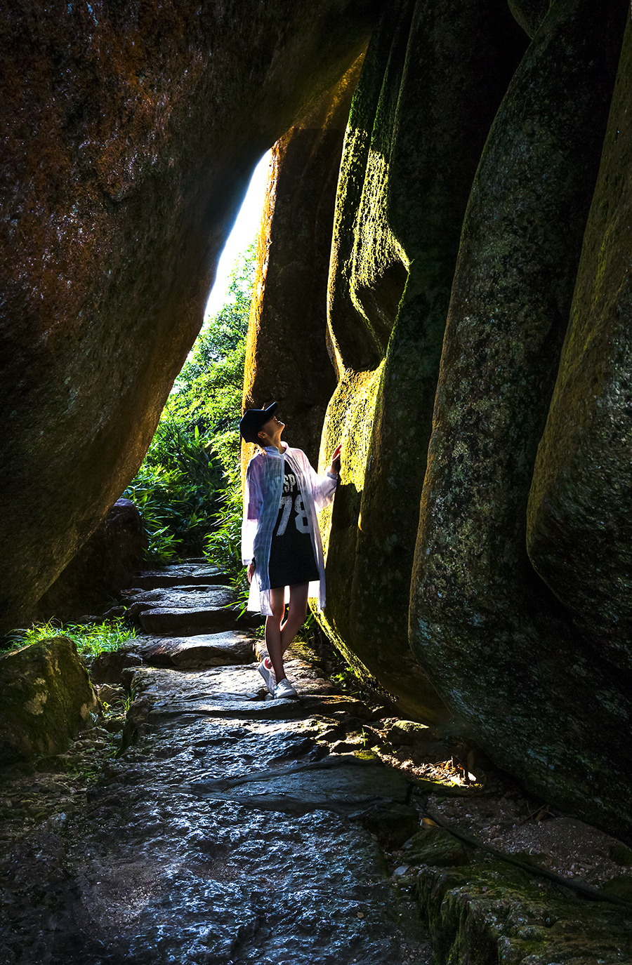 太有趣，一座山竟像一头卯足劲的牛