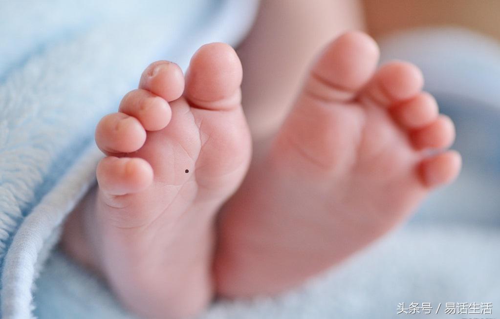 脚指有痣、脚跟有痣、脚底有痣、趾缝有痣的人,恭喜!