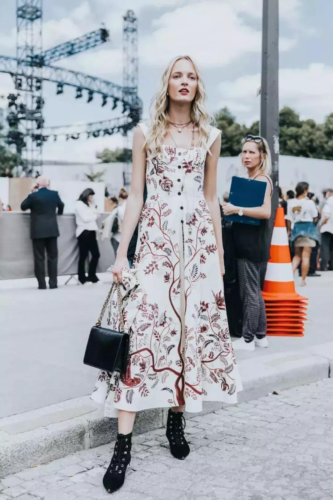 平胸妹子穿什么裙子好看,平胸穿什么类型的裙子更好看