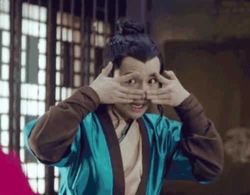 鎶ュ憡鑰佸笀缈昏溅鐜板満,鎶ュ憡鑰佸笀琚墦鍚庣画