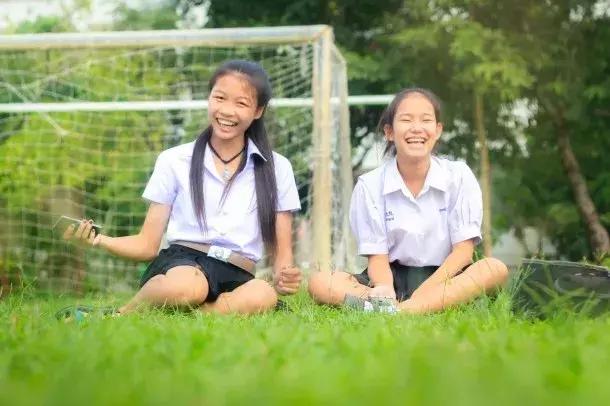 青春期自卑的孩子如何引导,怎样从自卑心理走出来