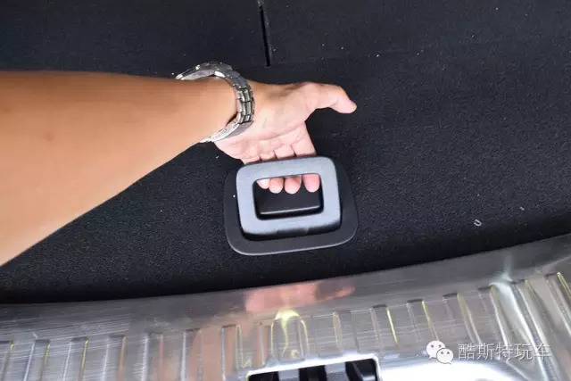 福特锐界换轮胎推荐,福特锐界轮胎更换工具视频