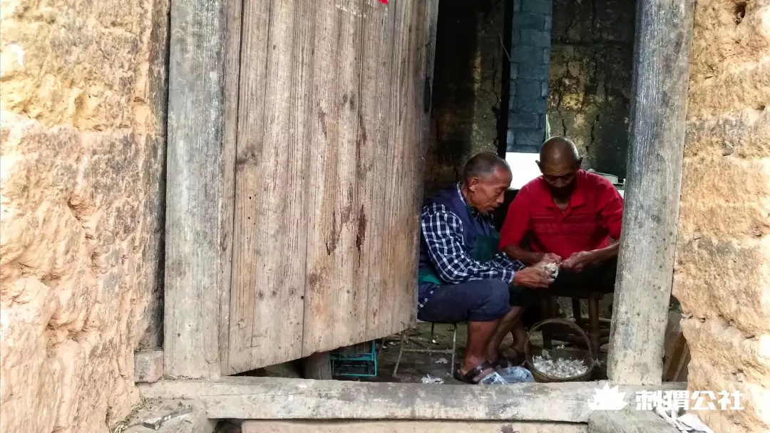 网红农村四哥一年挣多少钱,网红四哥一年赚多少钱