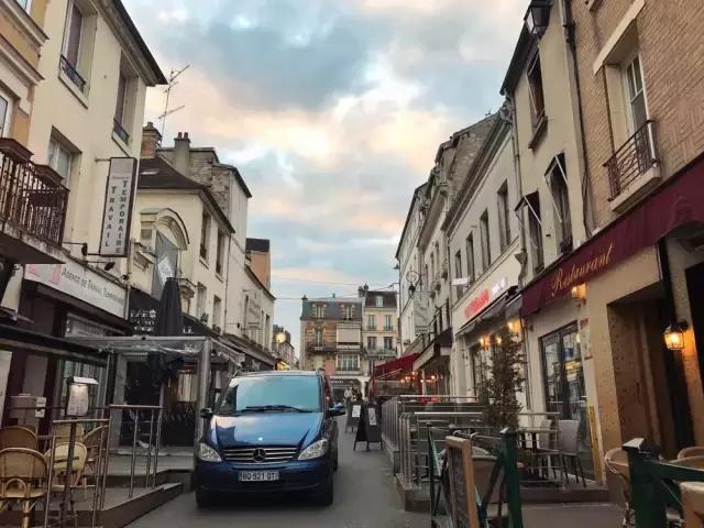 生活在别处完整版歌曲,生活在别处完整版