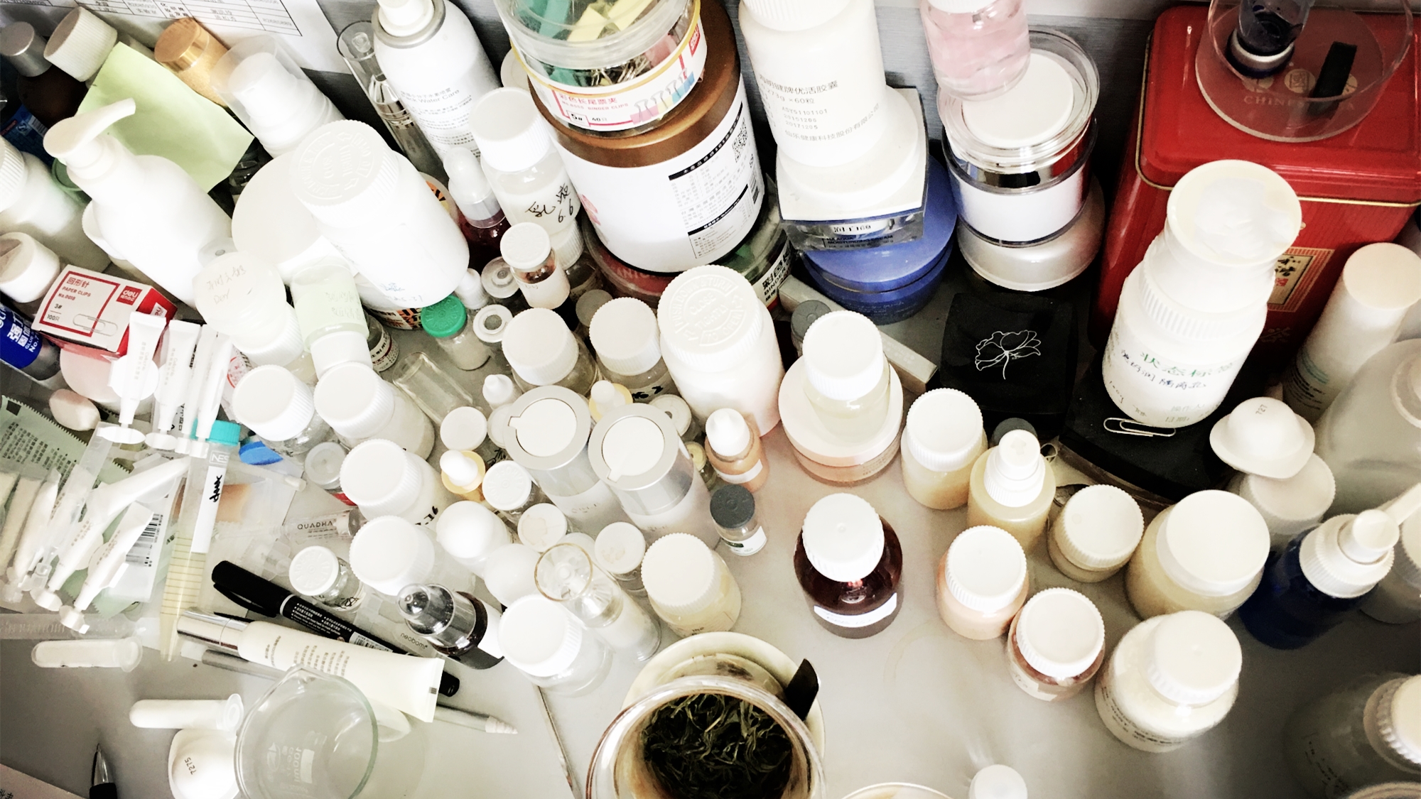 玻尿酸原液精华正确使用方法,玻尿酸安瓶和精华液有什么区别