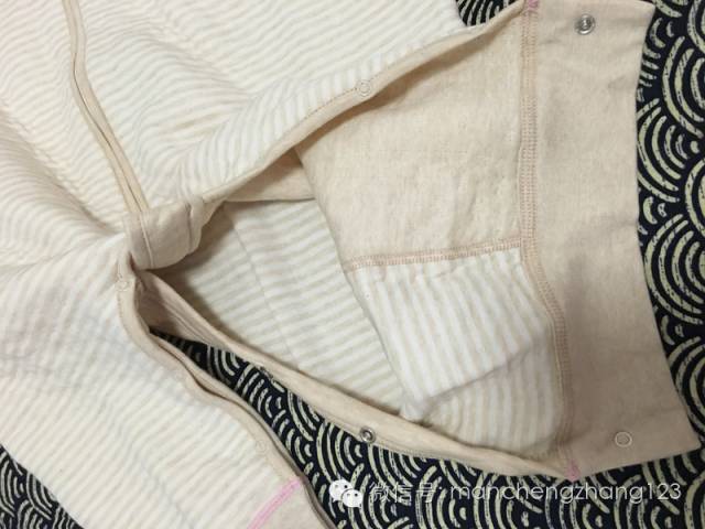 “你给孩子穿的少，冻病怎么办？”爷爷奶奶，秋冬孩子白天这么穿，晚上这么睡才不生病啊！