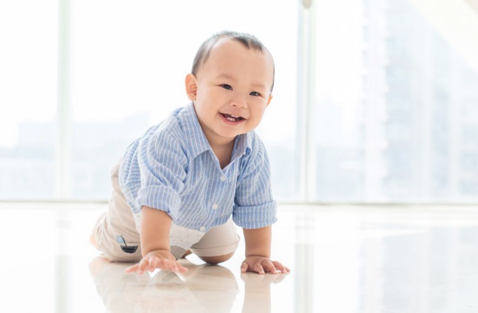 脸上长小红点冒白点,新生儿脸上起小红点是怎么回事