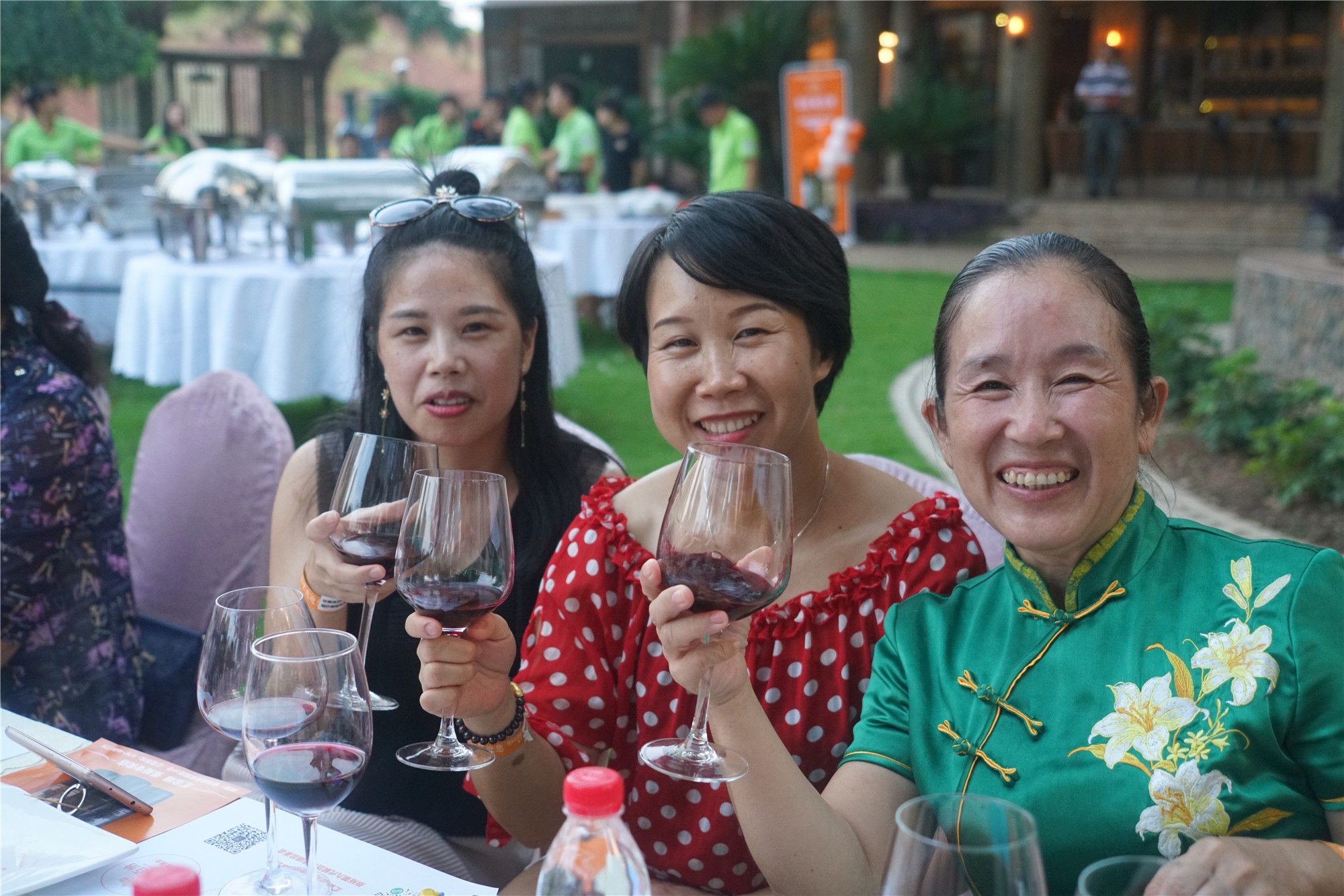 第九代张裕解百纳品鉴会荆州,张裕解百纳干红品酒大师的选择