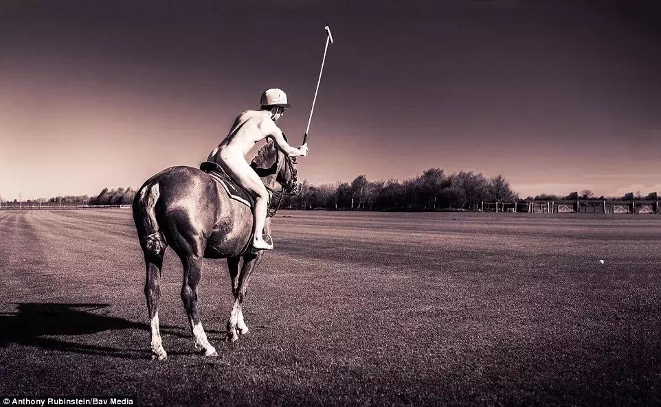 学霸为爱全果出镜?一年一度的剑桥火辣写真又双叒来了!