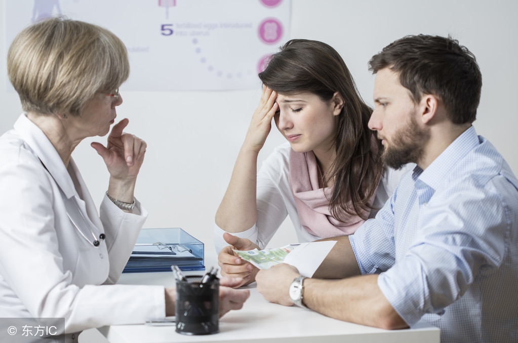 早孕期间流产有哪些症状,孕早期流产前有什么症状