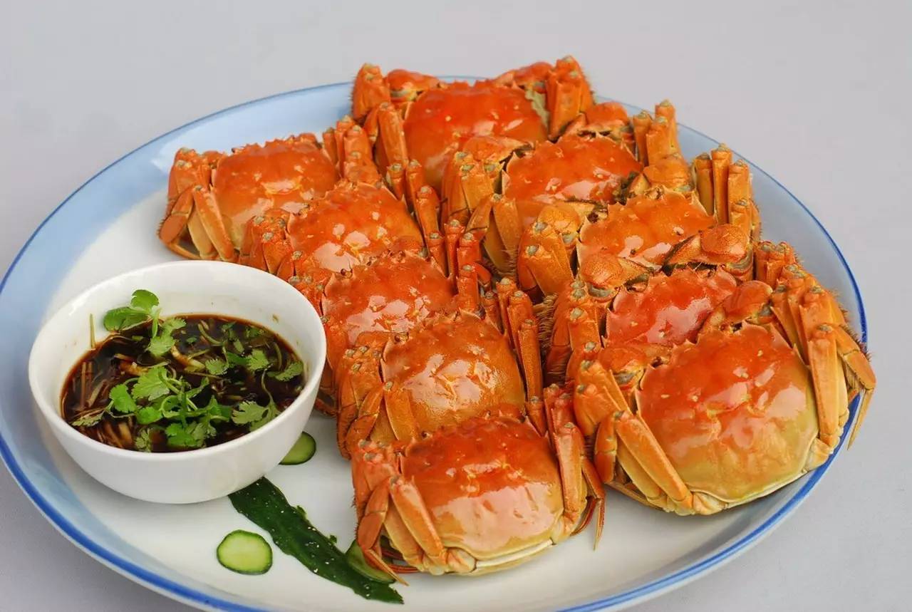 大闸蟹蒸多长时间还用蘸汁么,大闸蟹用什么酒蒸