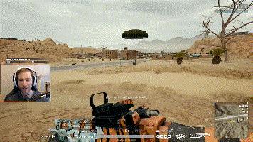 「轻松一刻」吃鸡gif：吃鸡史上最神秘的生化*器武**，竟能毒杀队友！