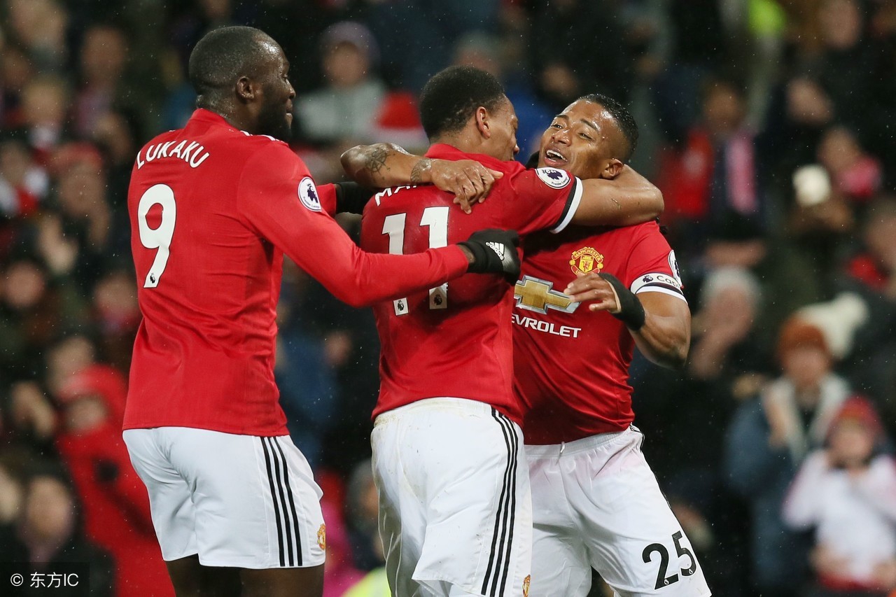 曼联赢下阿斯顿维拉,曼联4比2胜沃特福德比赛