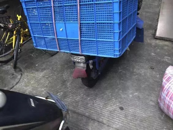 快递员性侵女客户案回顾,快递员上门取件被骂