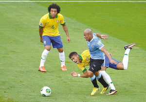 内马尔假摔世界杯,内马尔假摔背后