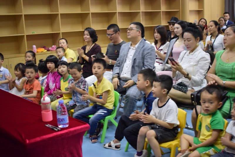 皇家名豪汇大福会长助力臻宝集团环球夫人晴晴言语慈善签约