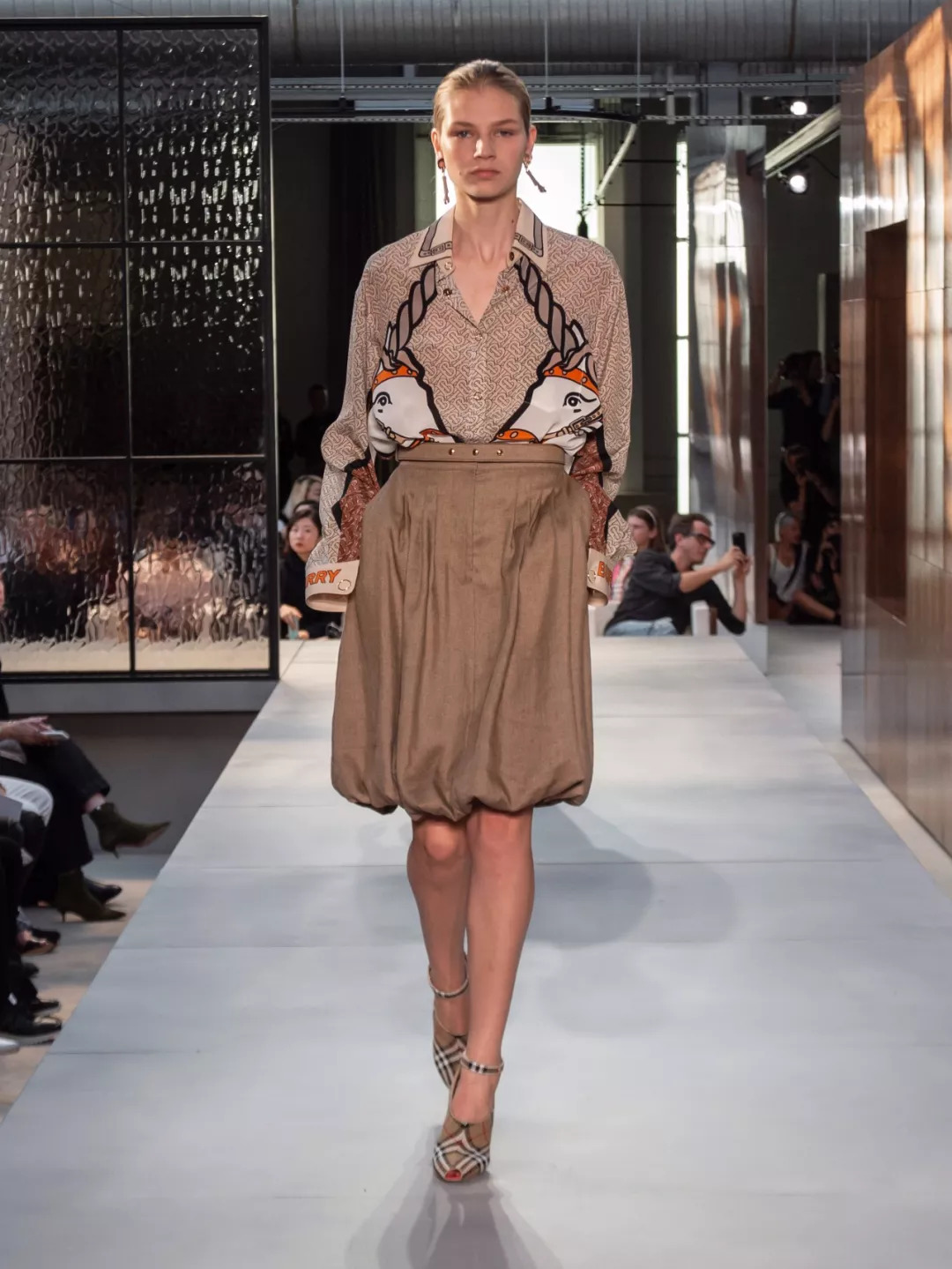 burberry新中式,burberry2024年春季新款