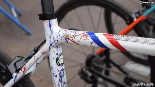 器材盛宴环英国上的车手战车