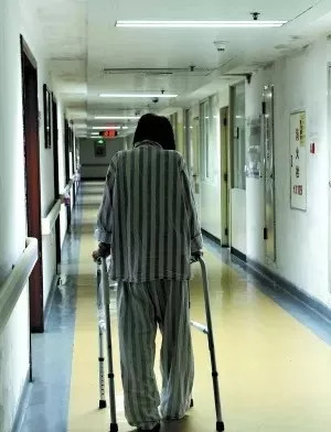 儿童头皮脓疮,儿童头皮长红疙瘩脓包