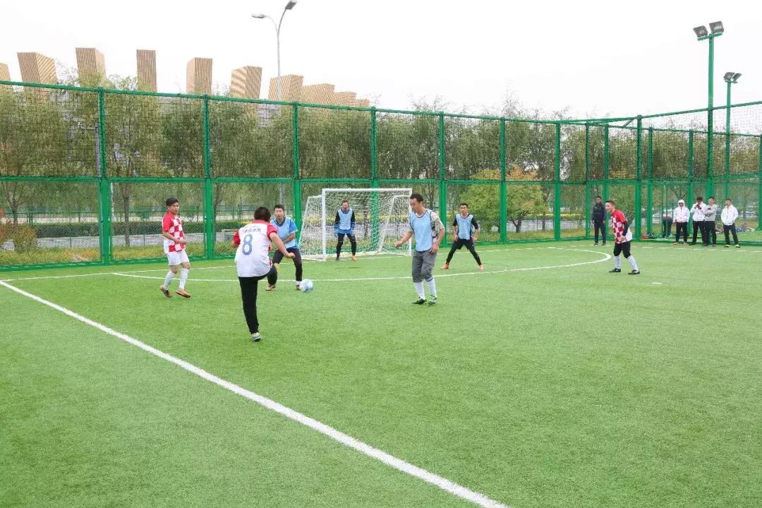 别Young激情，花Young来袭！今天市直机关职工运动会开幕，现场很燃～