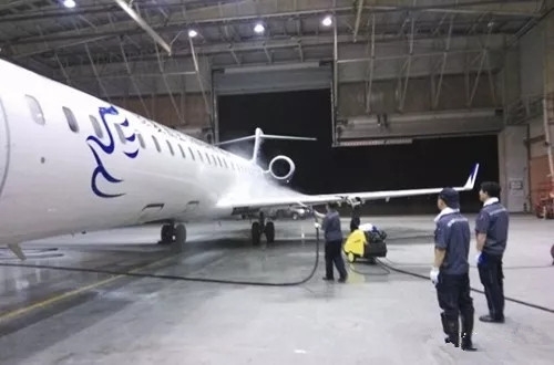 关于飞机“洗澡”的那些事儿