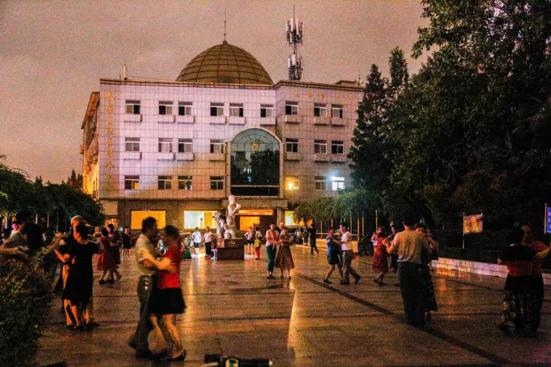 南京的夜晚真实图片,2005年的南京街头真实影像