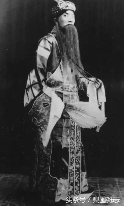 余叔岩和言菊朋谁唱得好,言菊朋和余叔岩哪个厉害