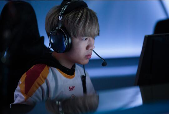 守望世界杯第三季,赤小兔最新采访视频