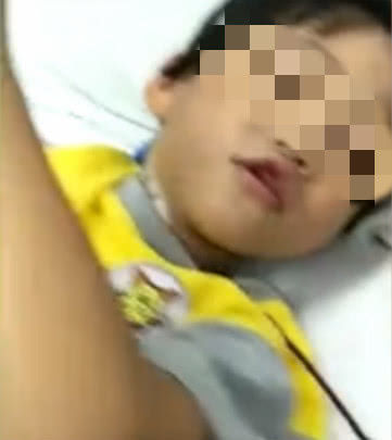 女儿得白血病父亲主动捐骨髓救女,抽骨髓救母亲女孩现状