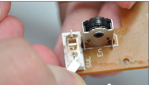 鼠标怎么拆开教你一个简单的方法,最简单的鼠标怎么拆