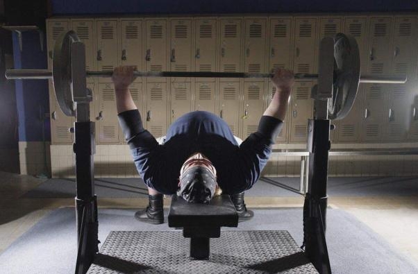 卧推的要点,有哪些卧推动作