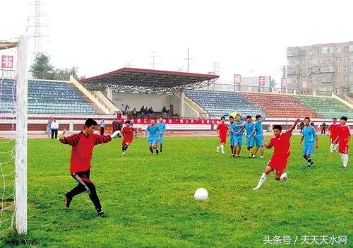 天水所有学校名单,天水市长城中学校园足球赛