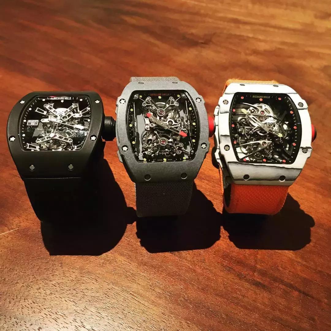 土豪界的泥石流，他花17亿成世界首位坐私人火箭环游月球的人……