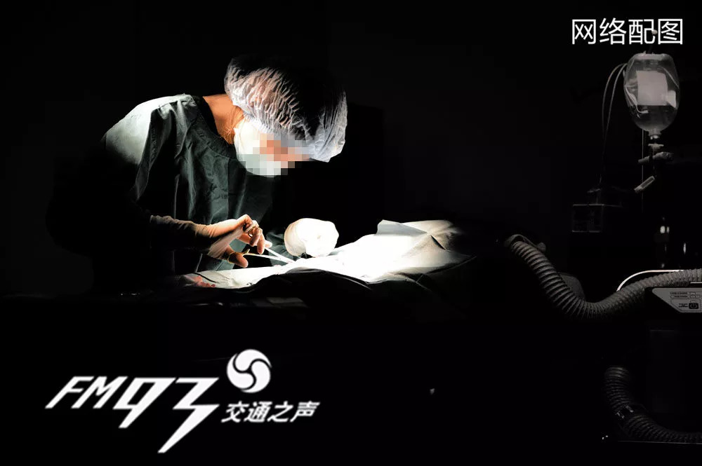 他为网友在宾馆主刀“变性”，技术是看视频学的！他还给自己做了……