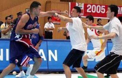 中国男篮最厉害打架事件,中国男篮史10大打架斗殴事件