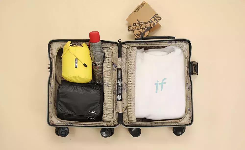 梁洛施秋冬穿搭,梁洛施机场装扮